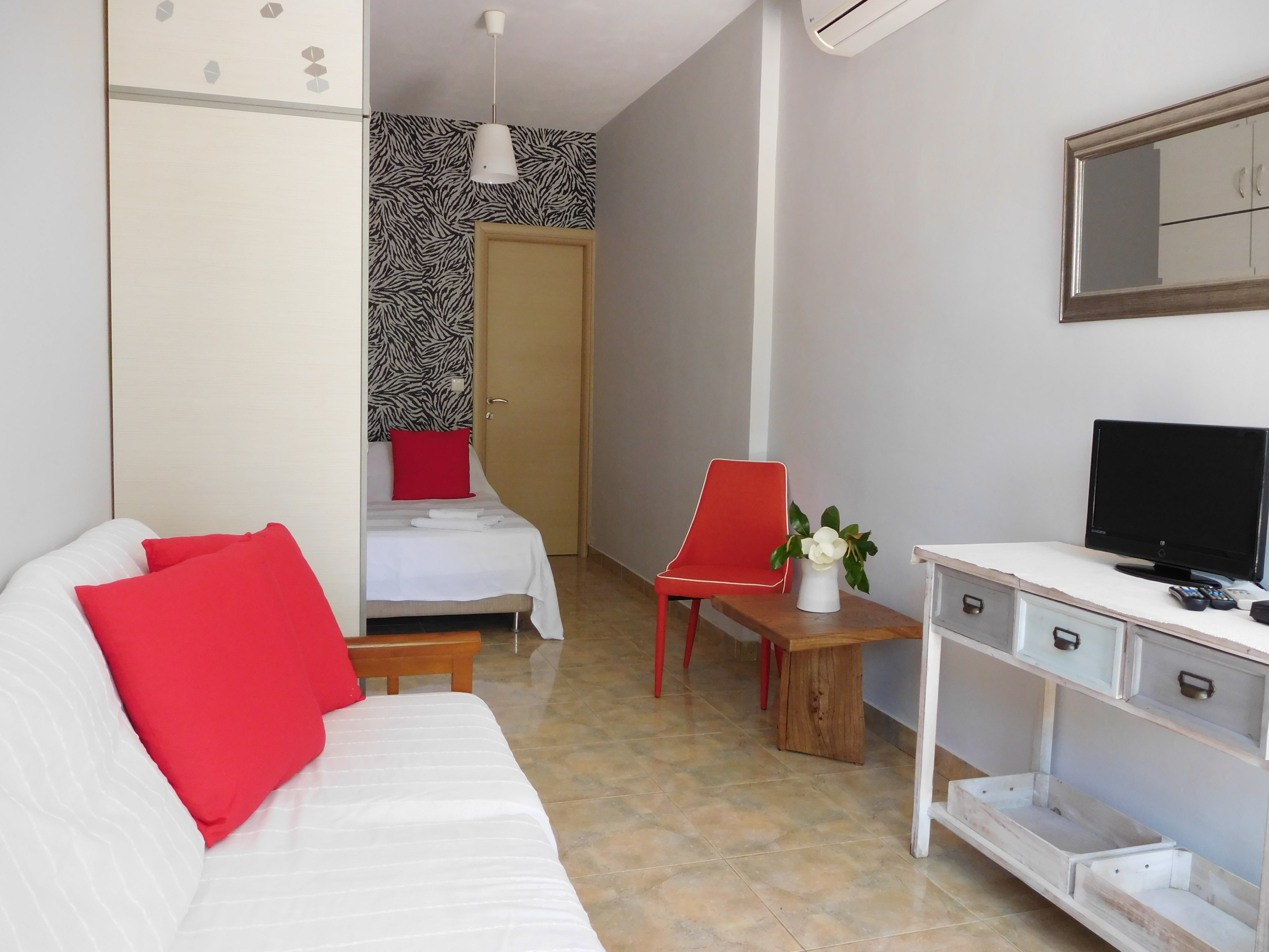 Aeolis Apartements & Studios