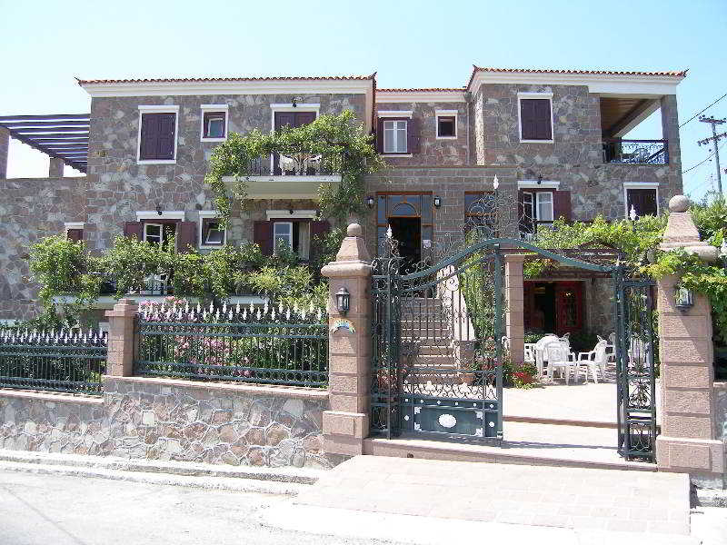 Villa Iris Hotel