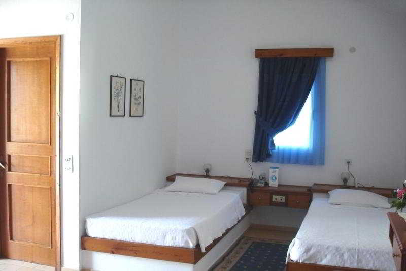 Delfinia Hotel & Bungalows