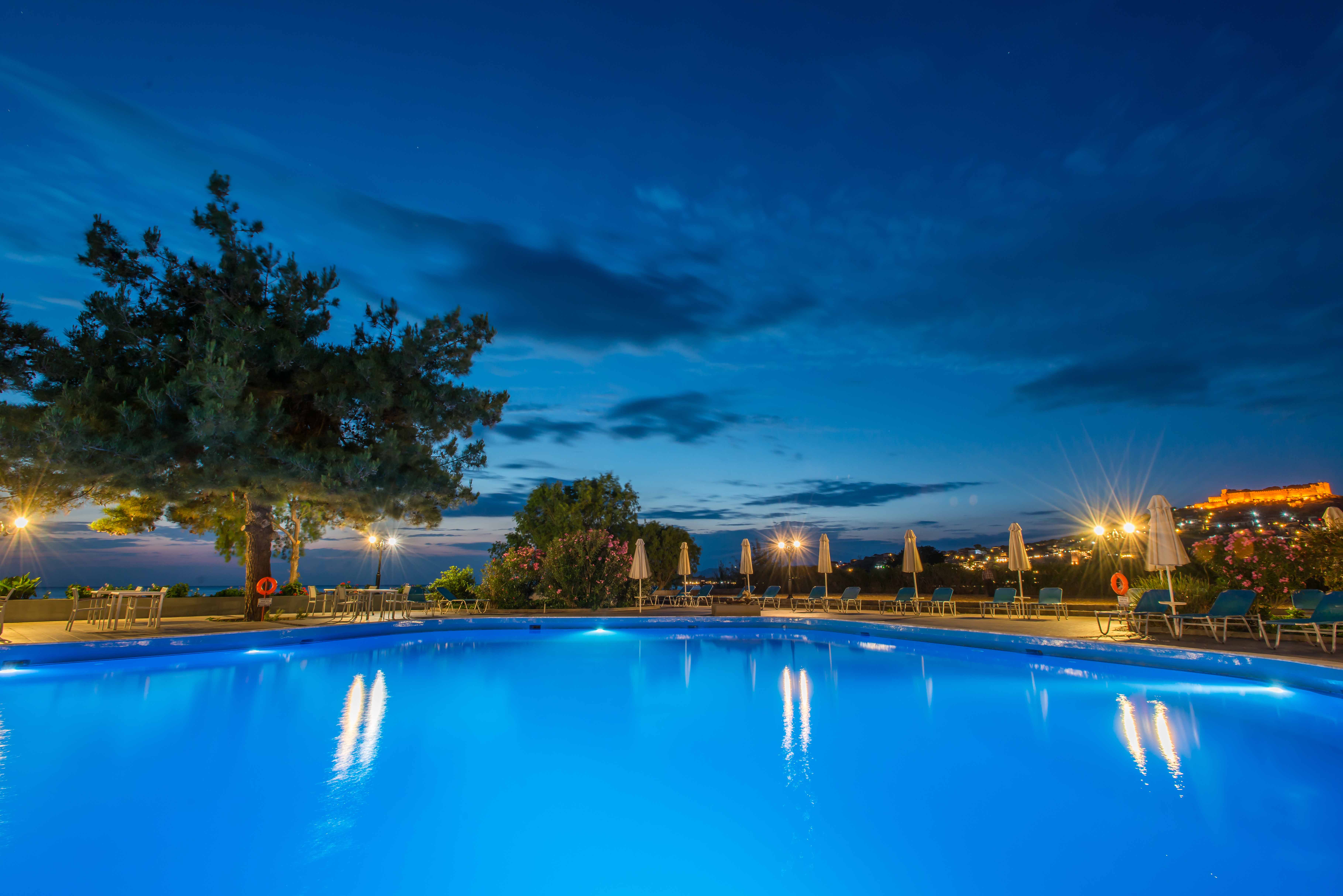 Delfinia Hotel & Bungalows