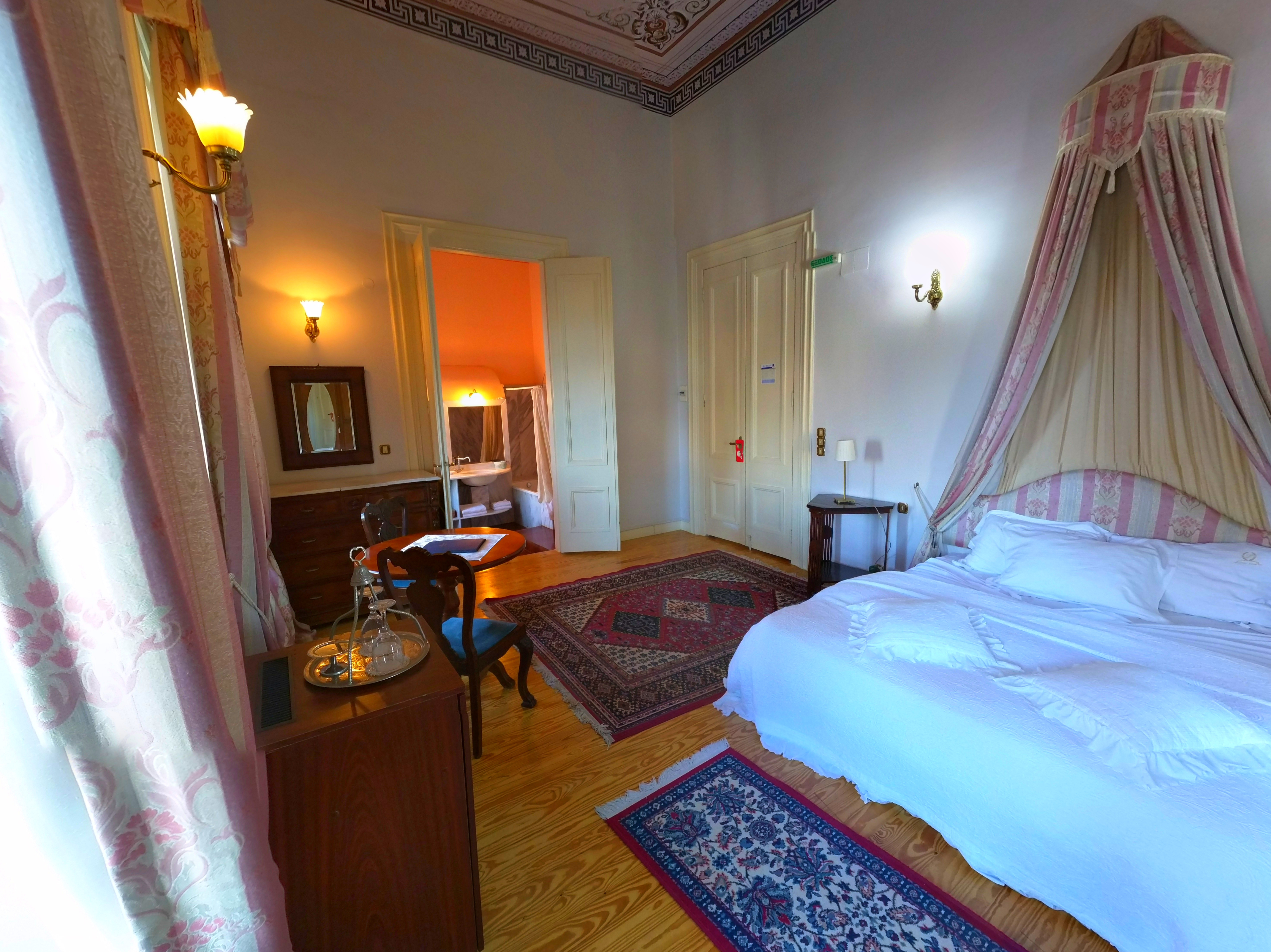 Loriet Hotel