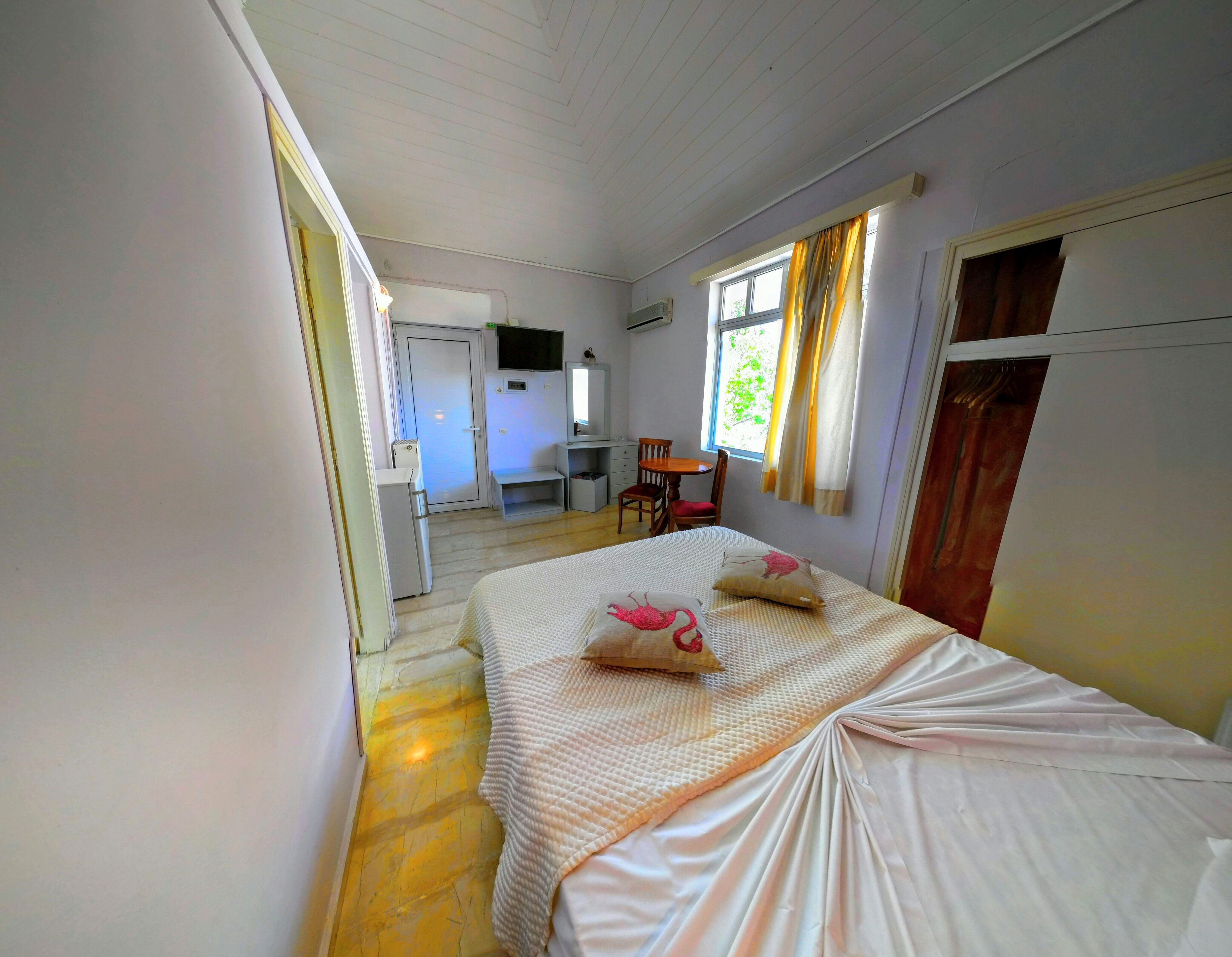 Loriet Hotel
