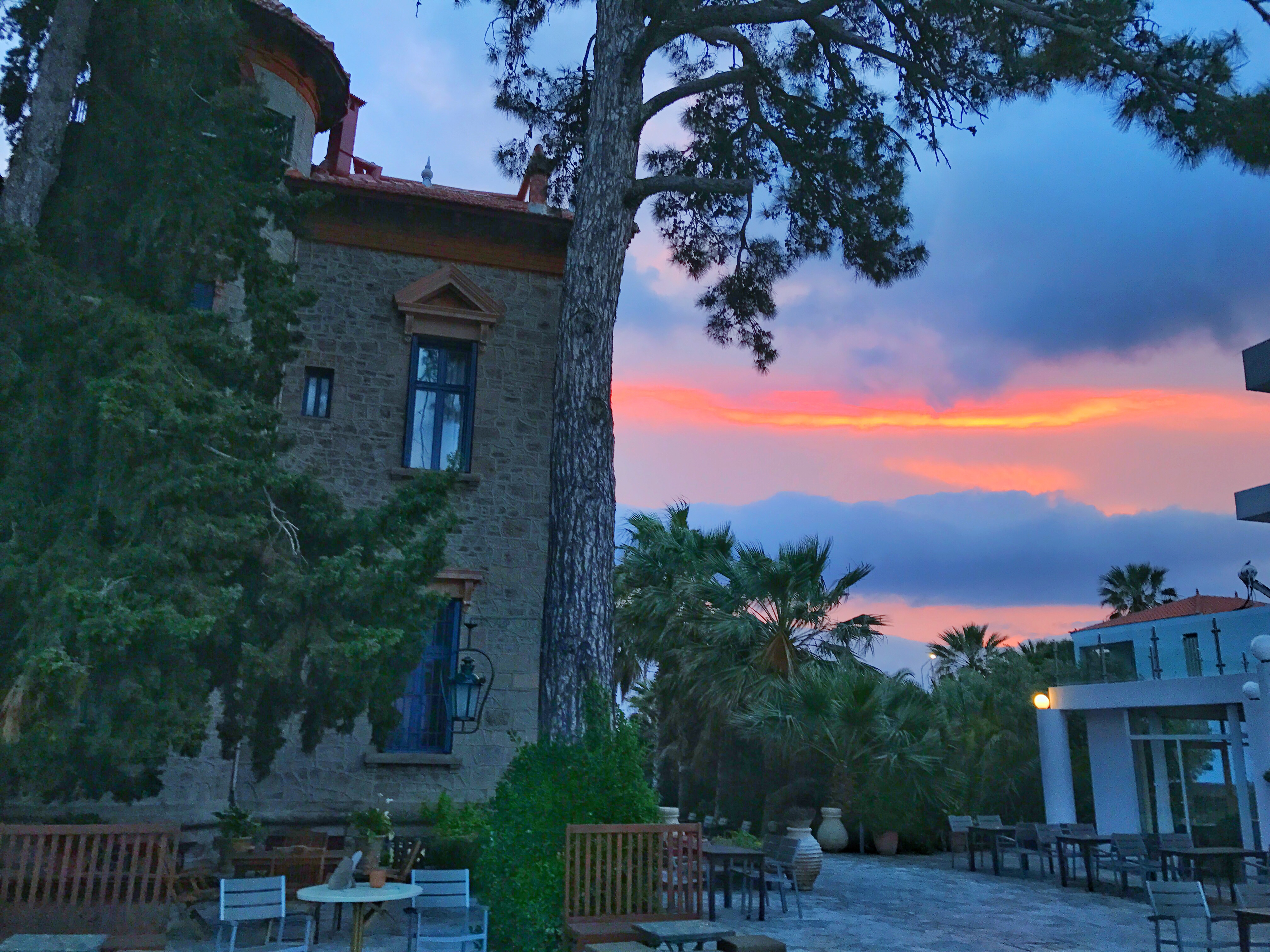 Loriet Hotel