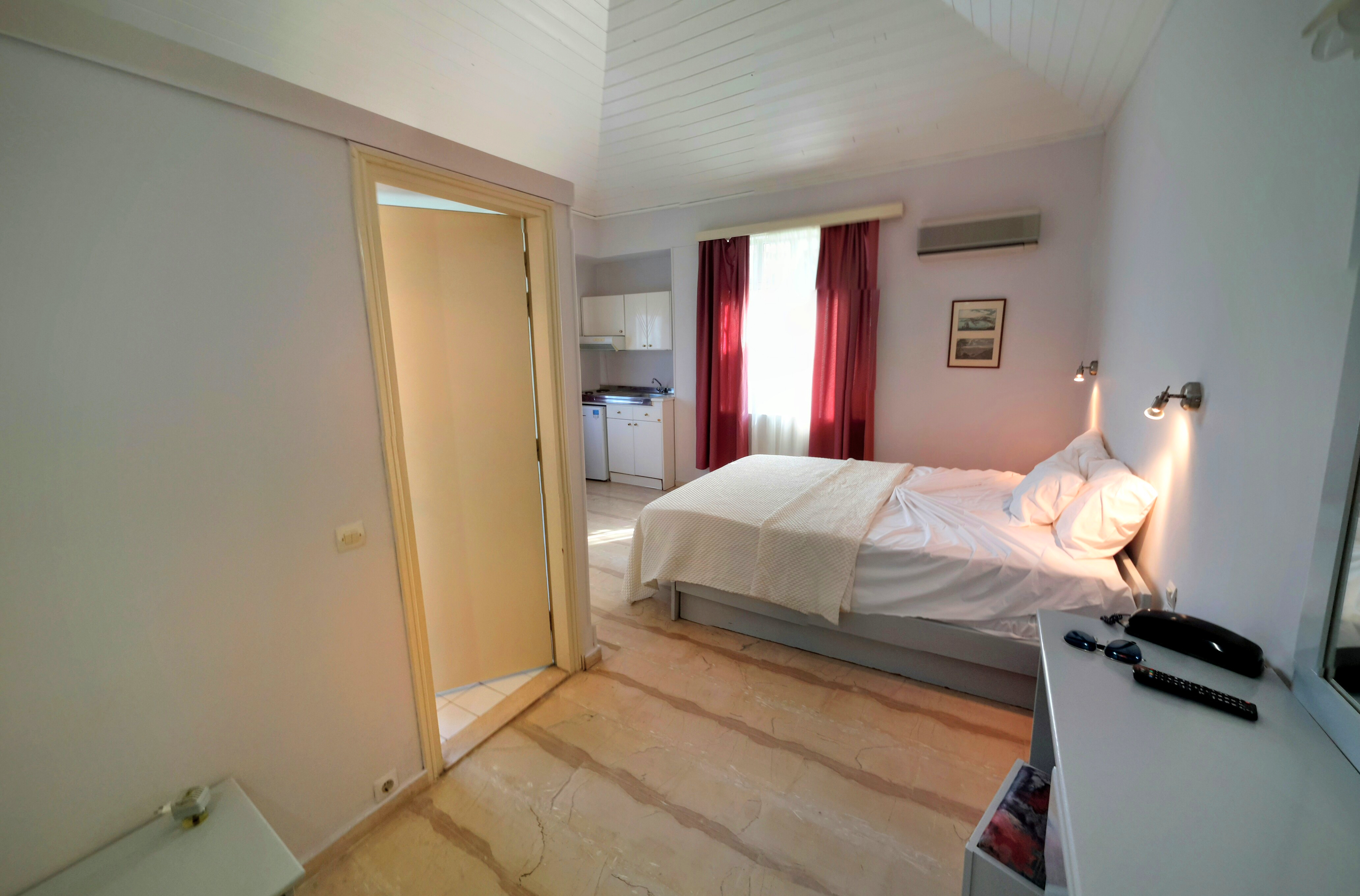 Loriet Hotel