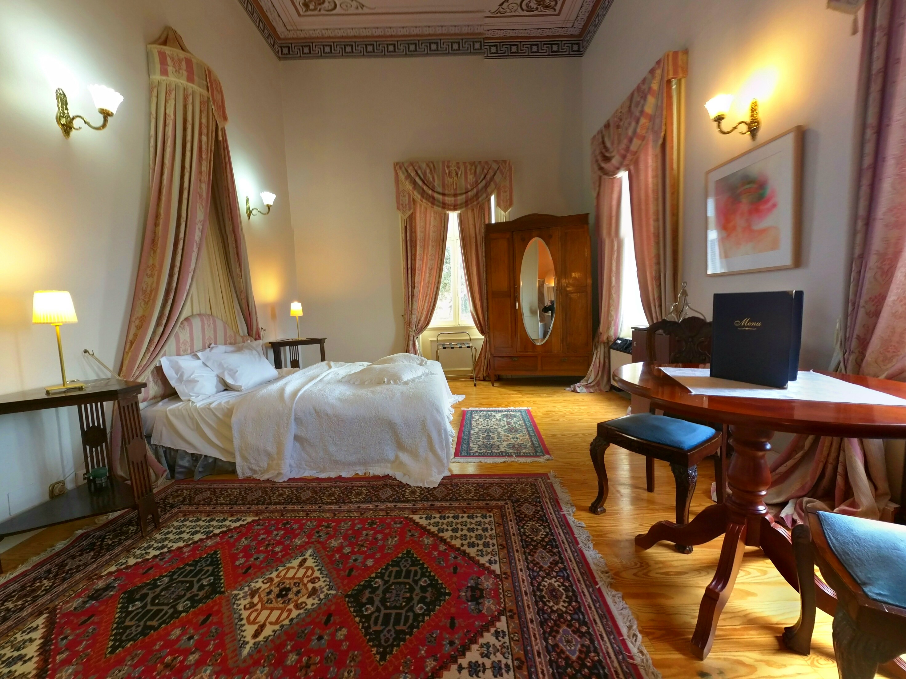 Loriet Hotel