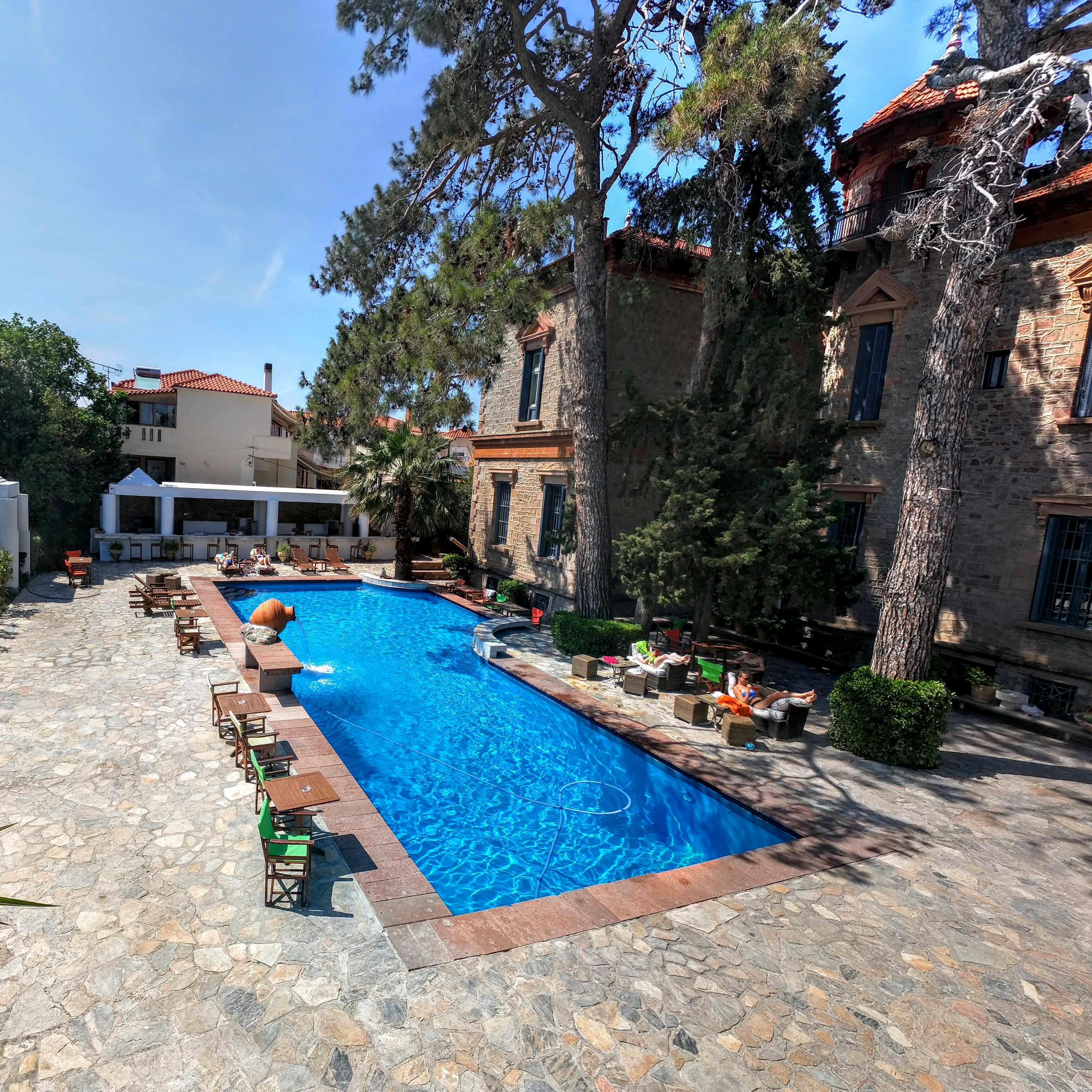 Loriet Hotel