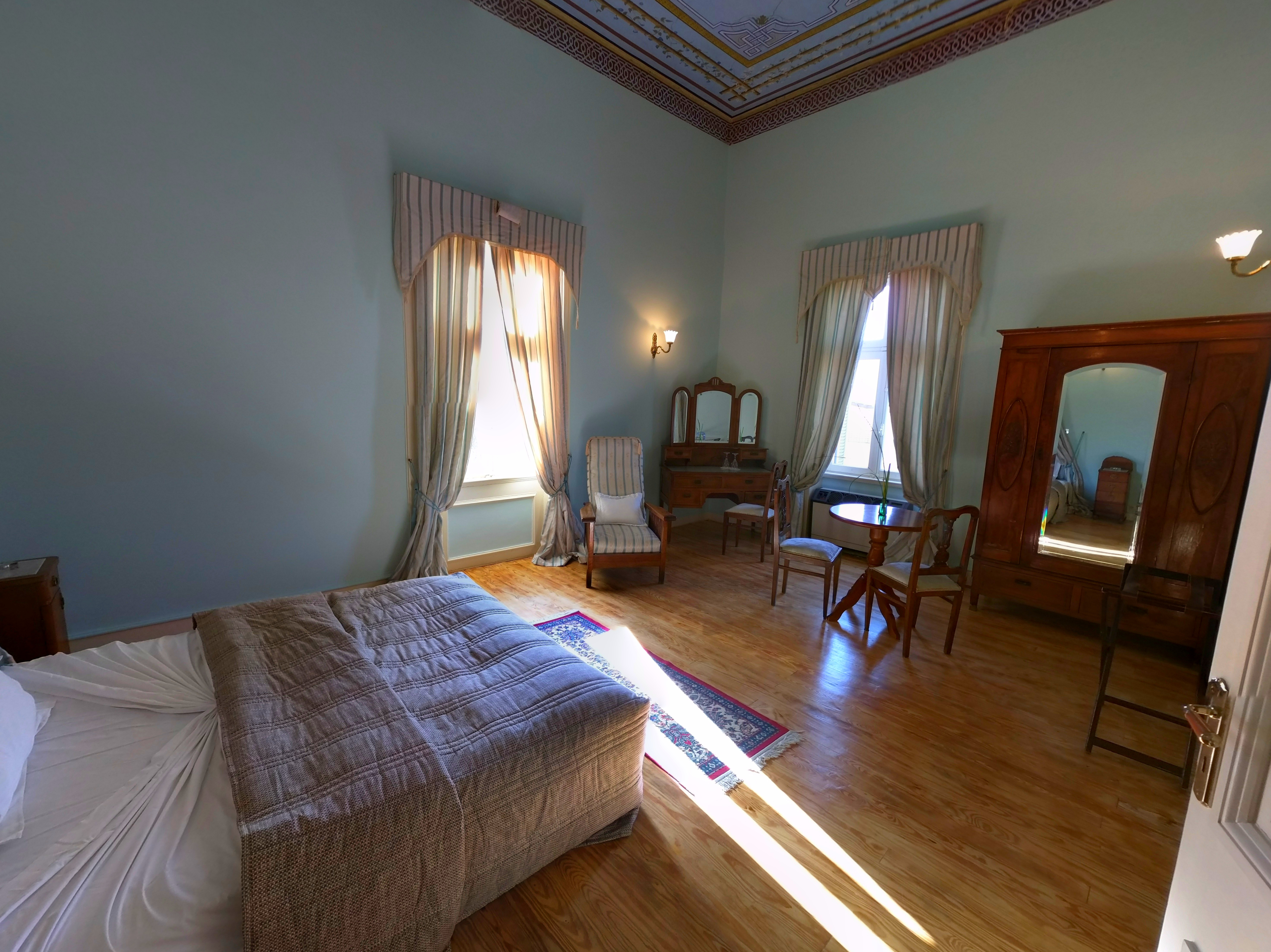 Loriet Hotel