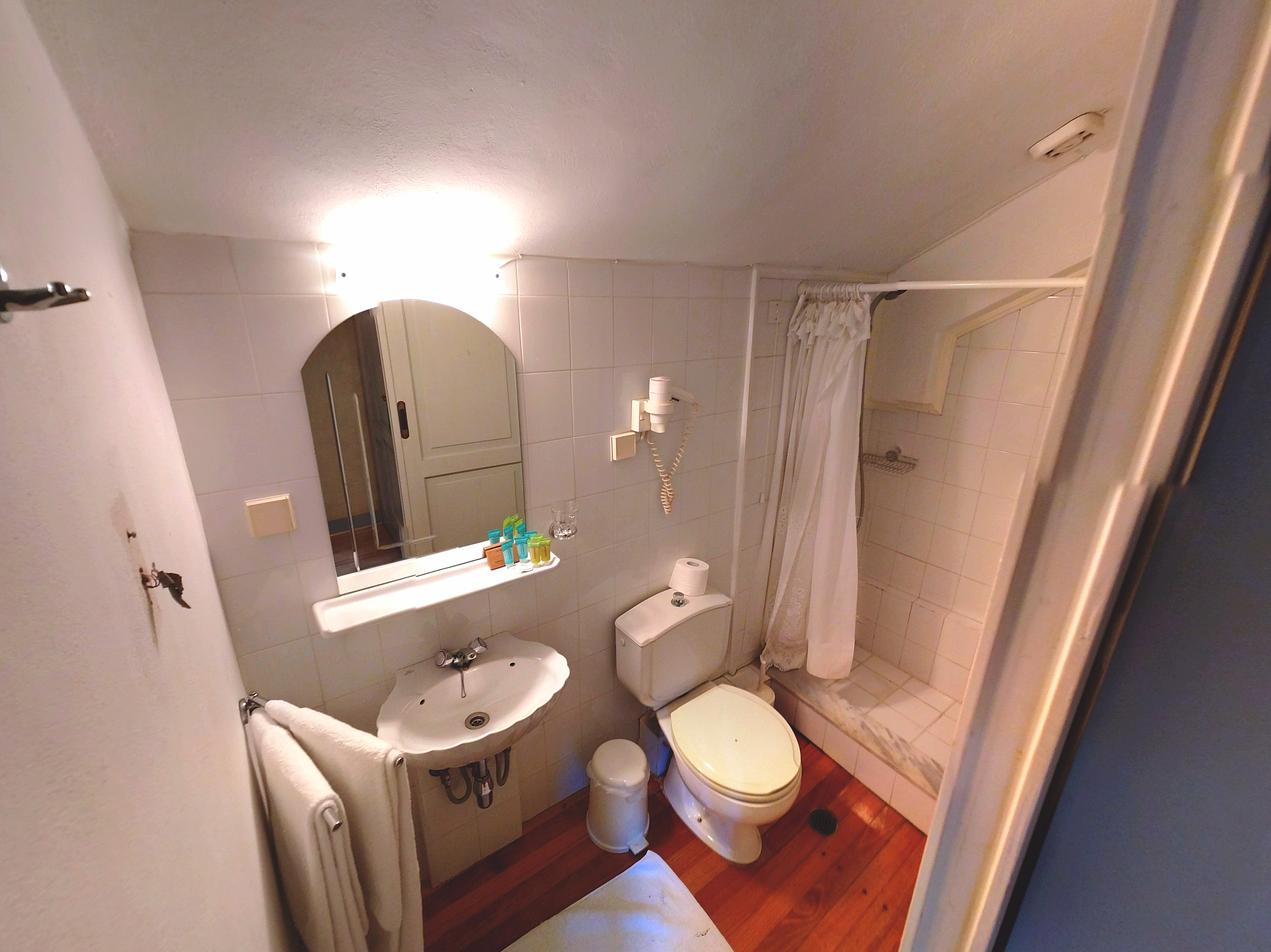 Loriet Hotel