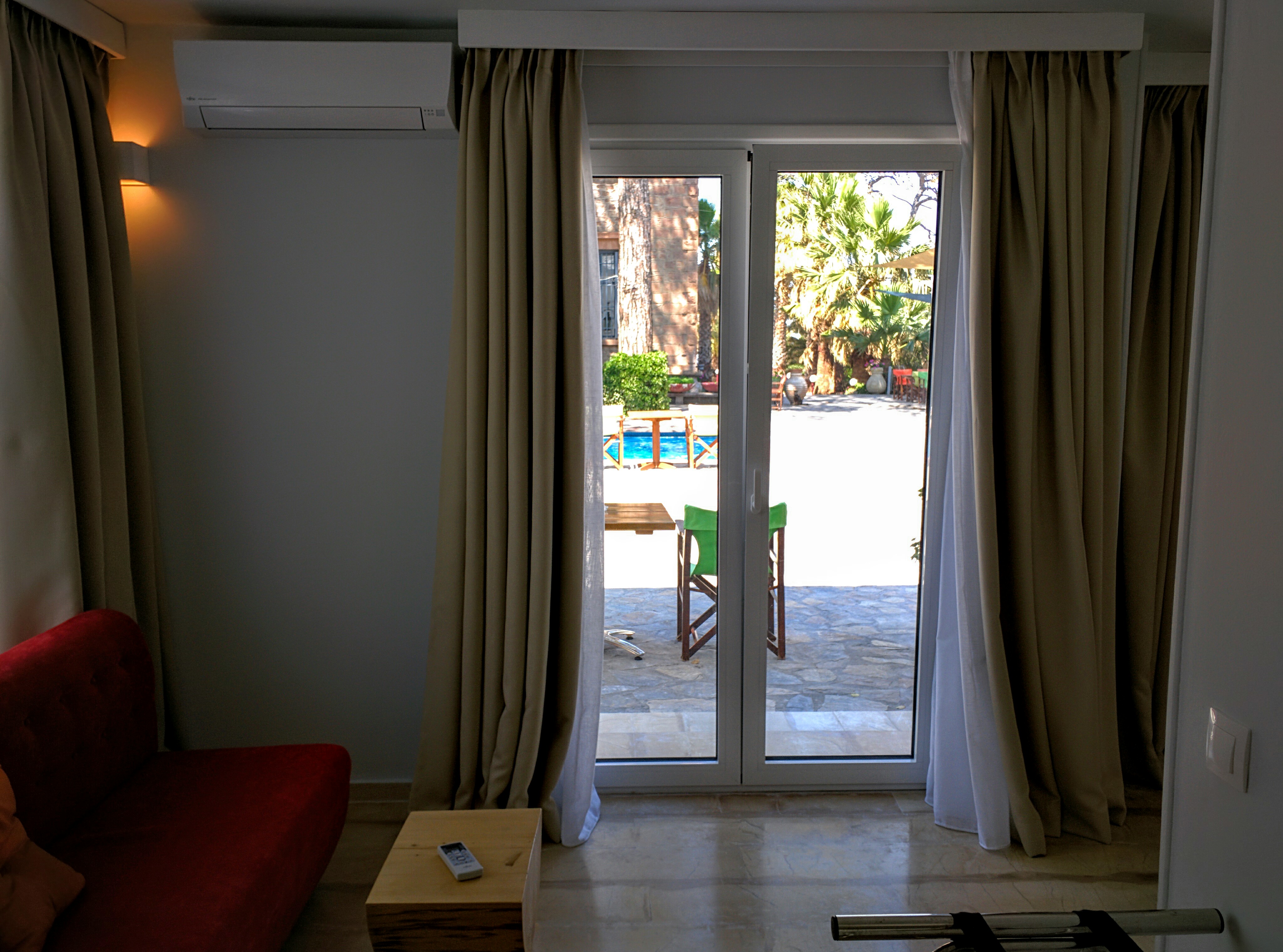 Loriet Hotel