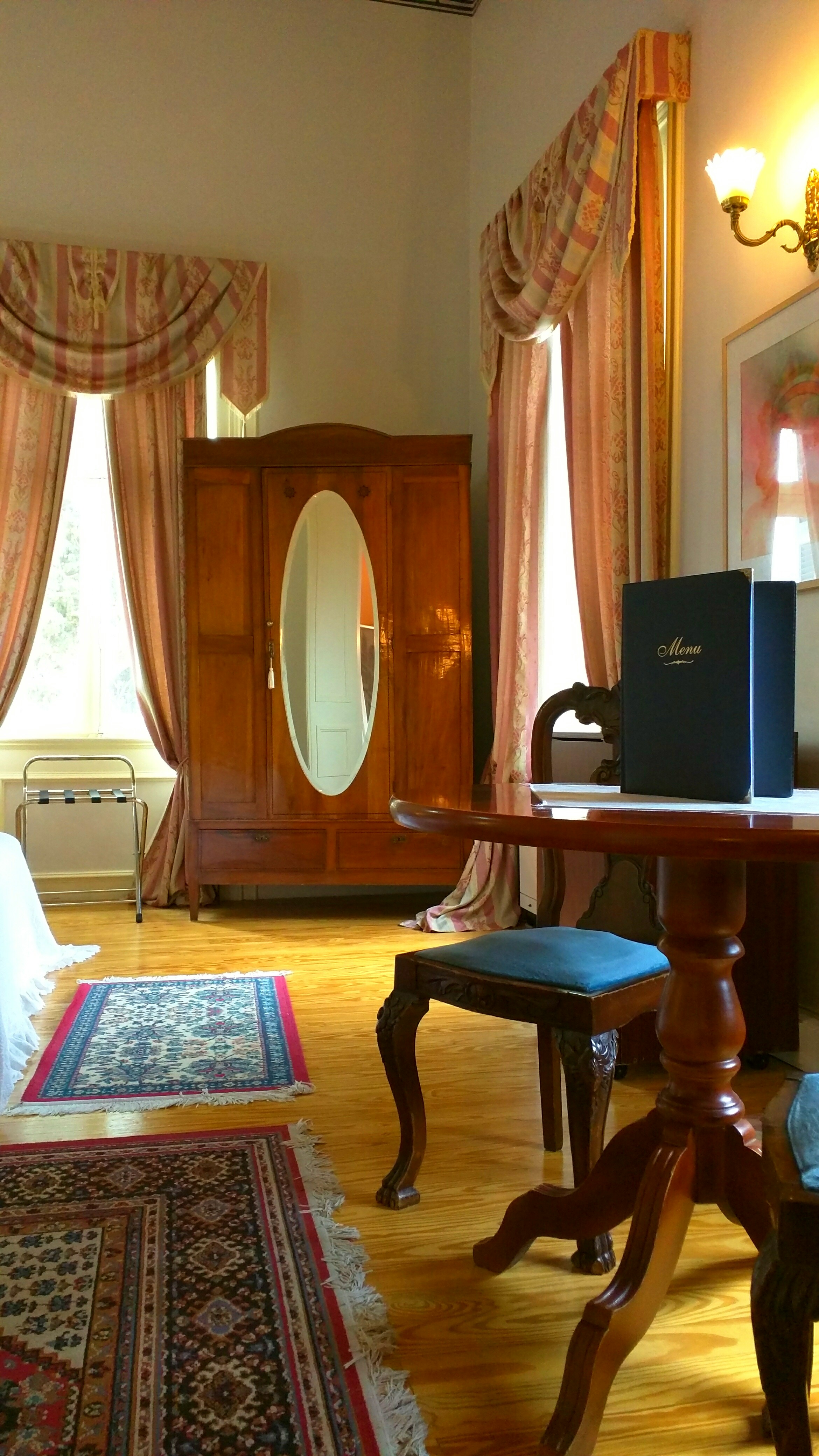 Loriet Hotel