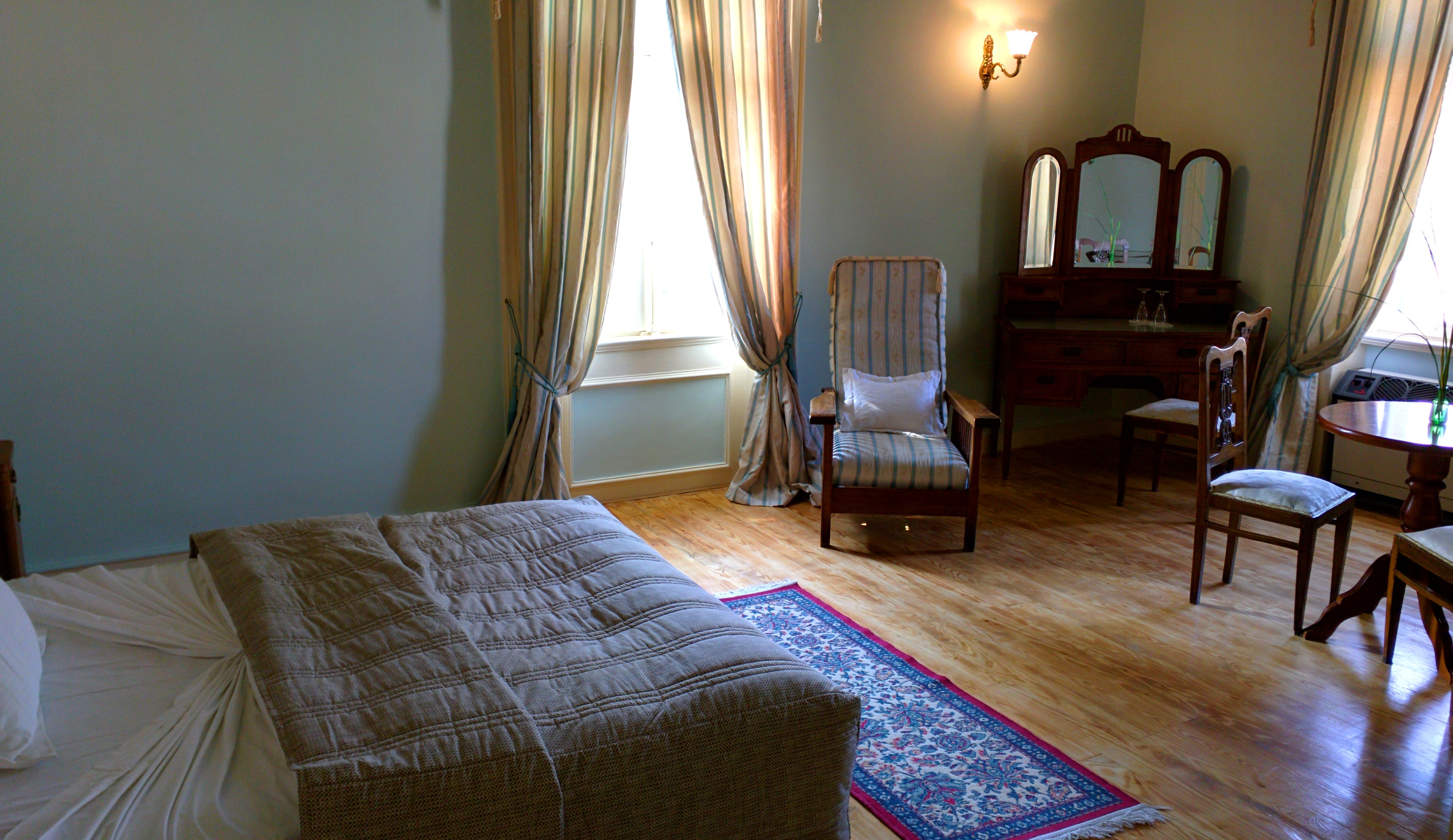 Loriet Hotel