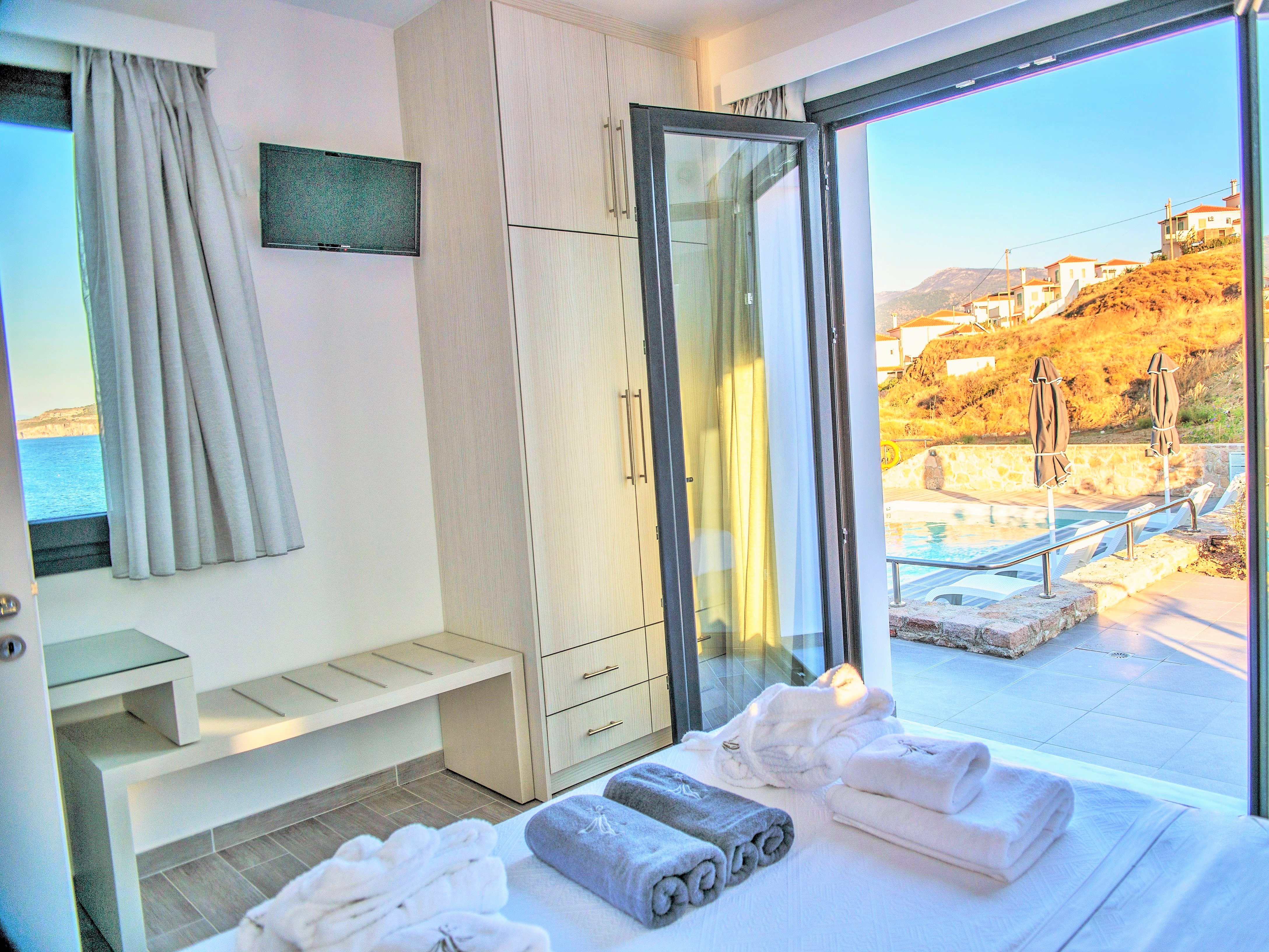 Eleia Seafront Villas