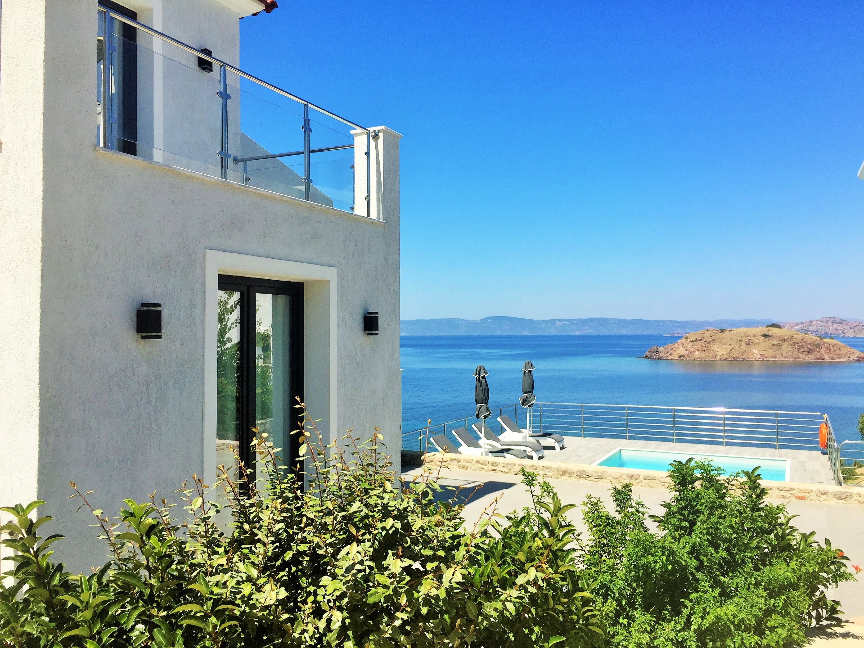 Eleia Seafront Villas