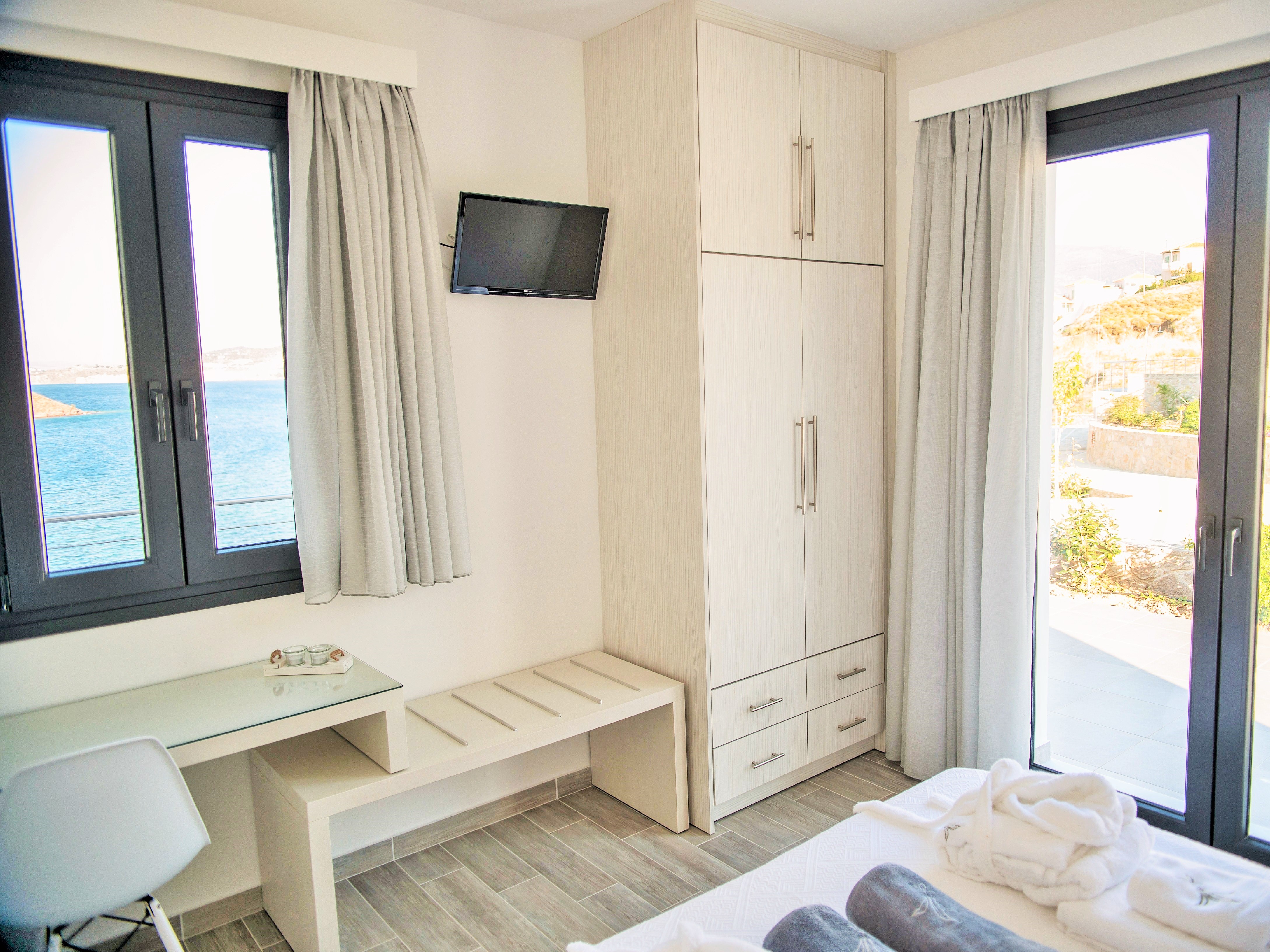 Eleia Seafront Villas