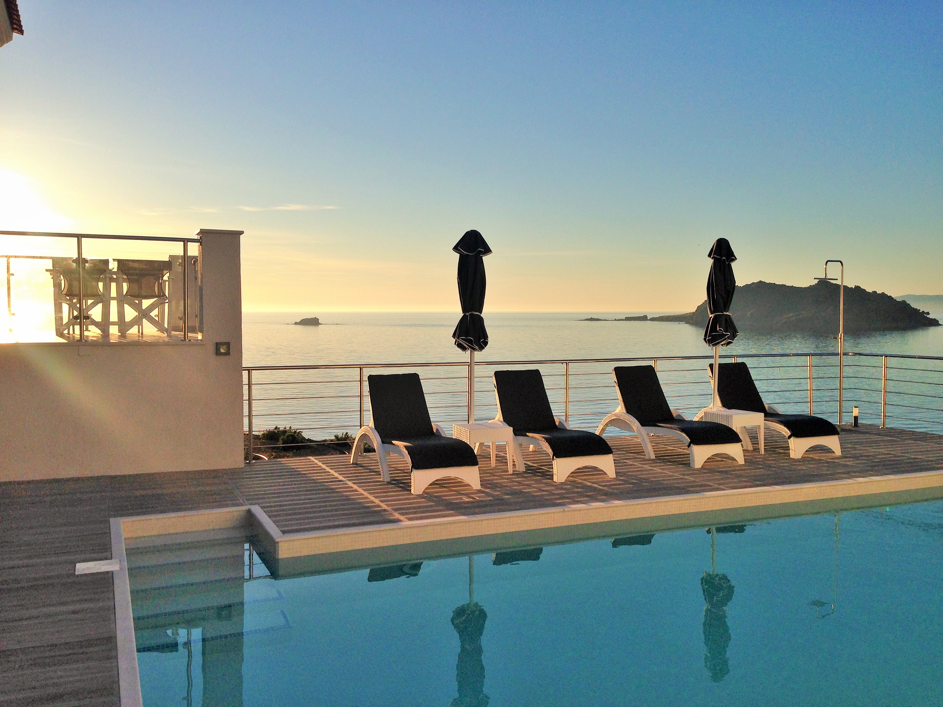 Eleia Seafront Villas