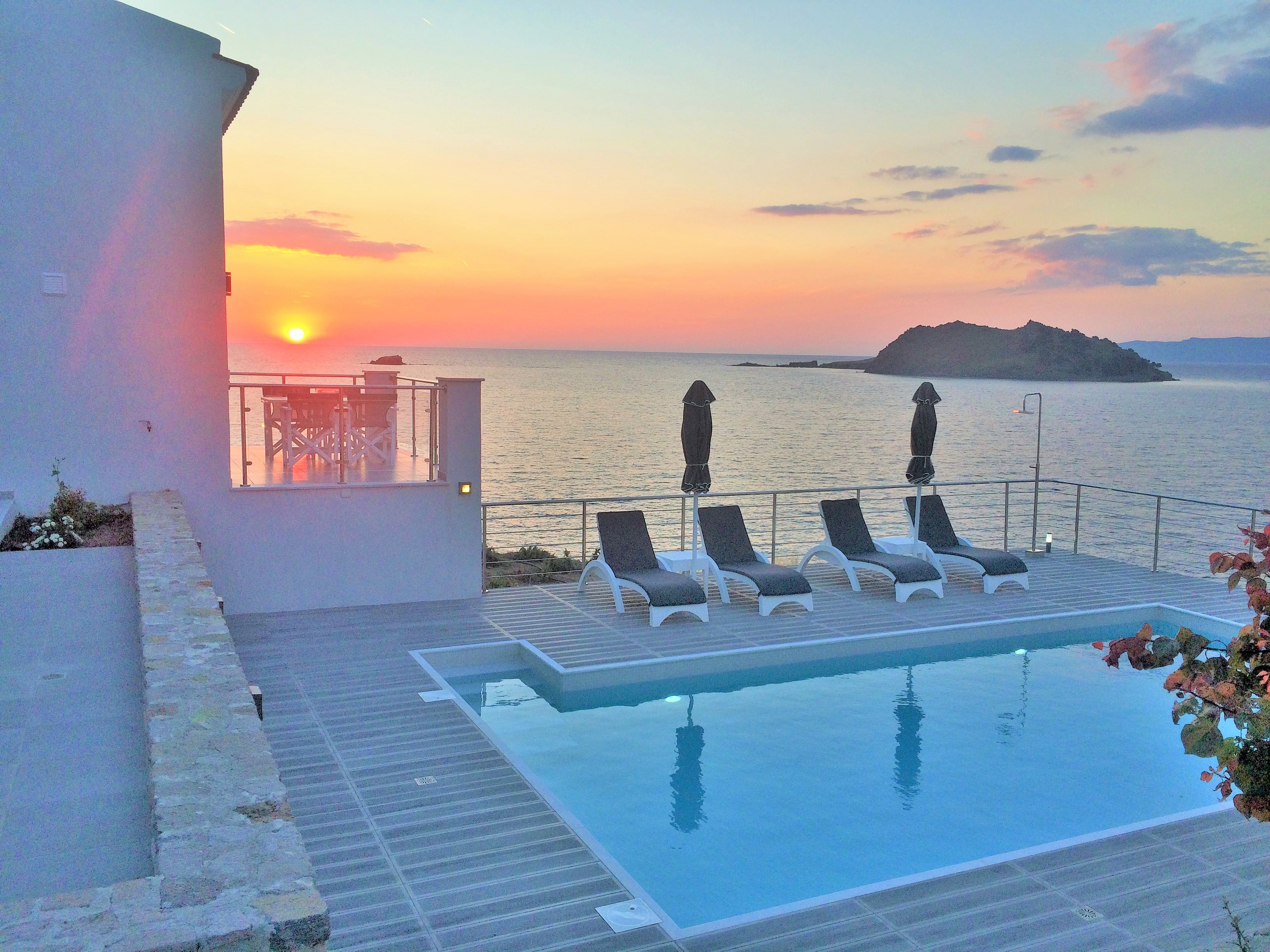 Eleia Seafront Villas