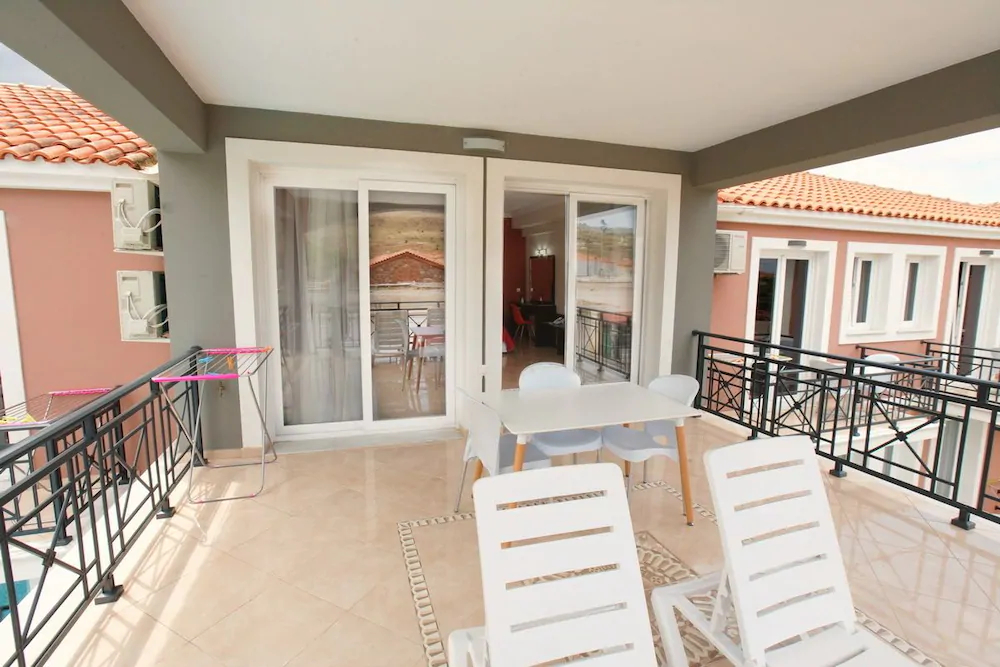 Sun & Sea Luxury Hotel