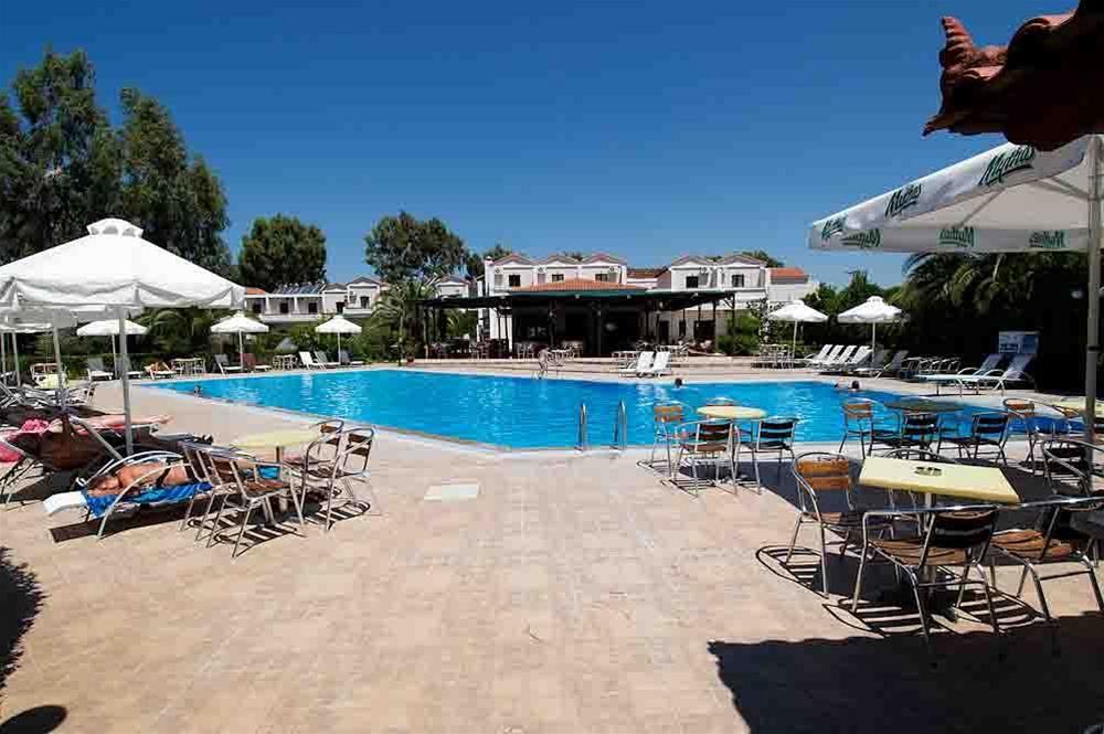Pasiphae Hotel