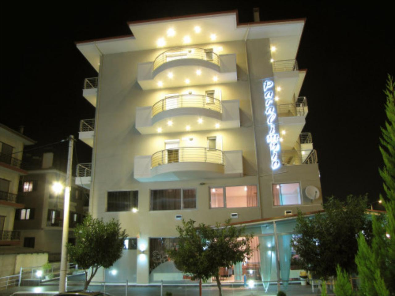 Paralimnio Suites