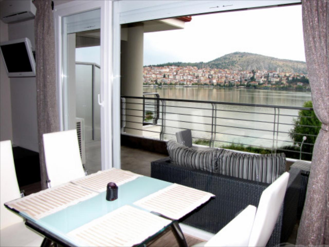 Paralimnio Suites