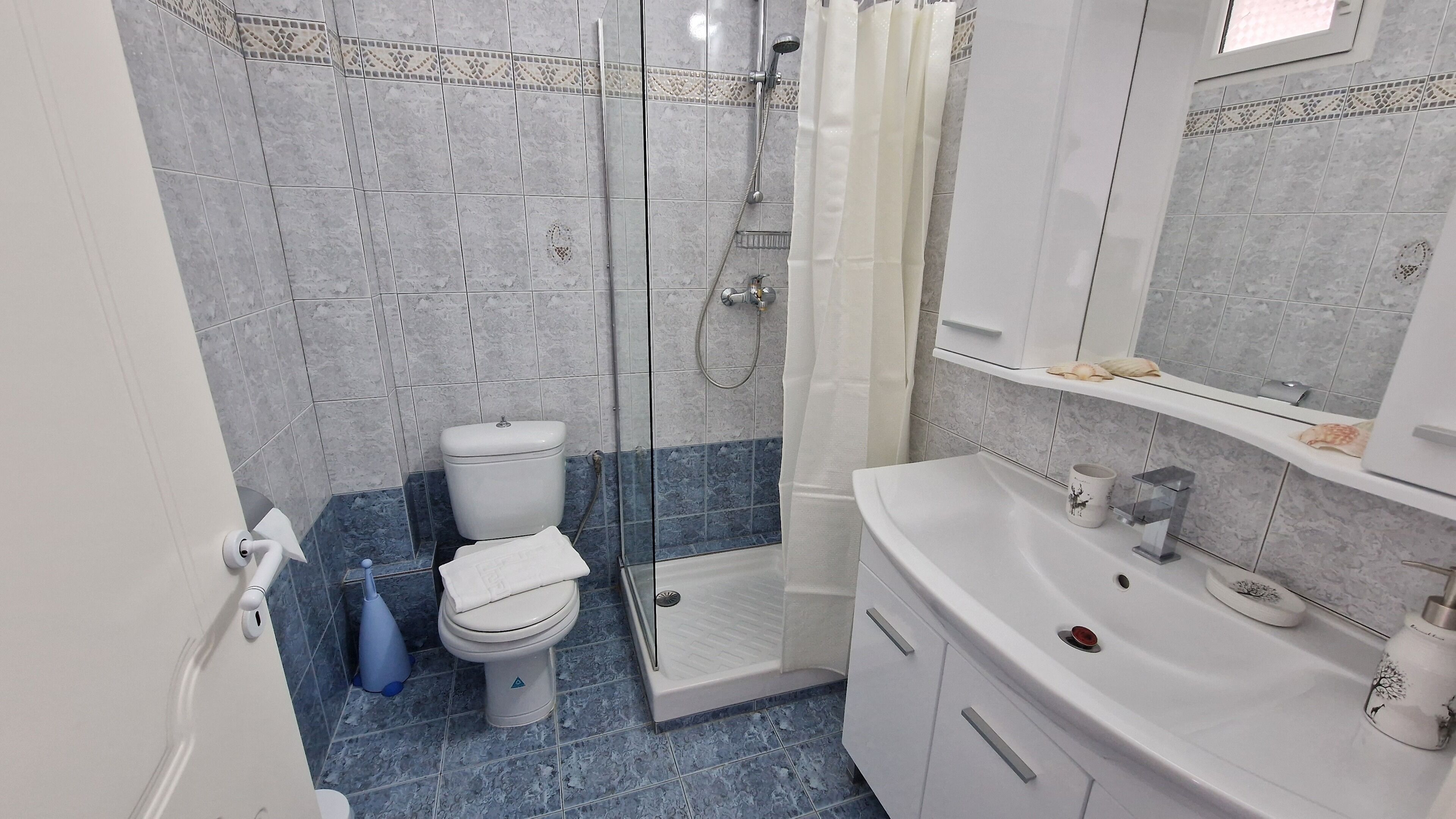 Doukas Aparthotel