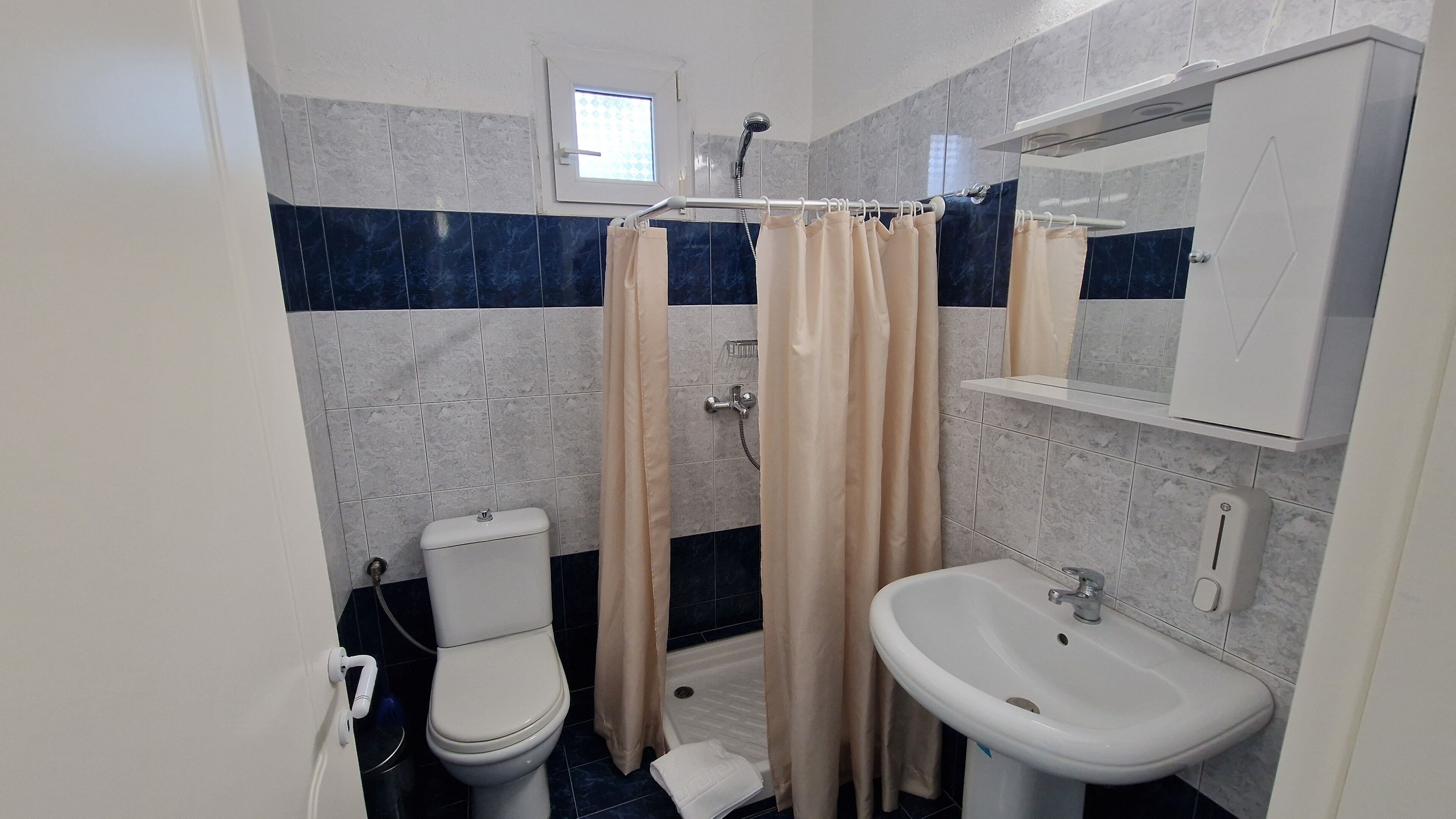Doukas Aparthotel
