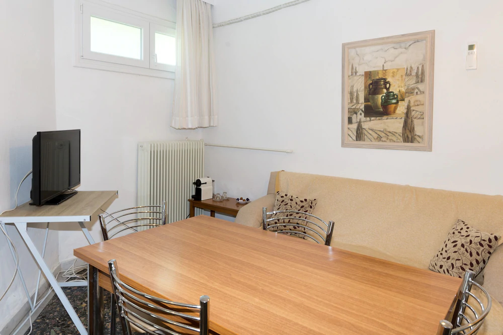 Karayiannis Hotel
