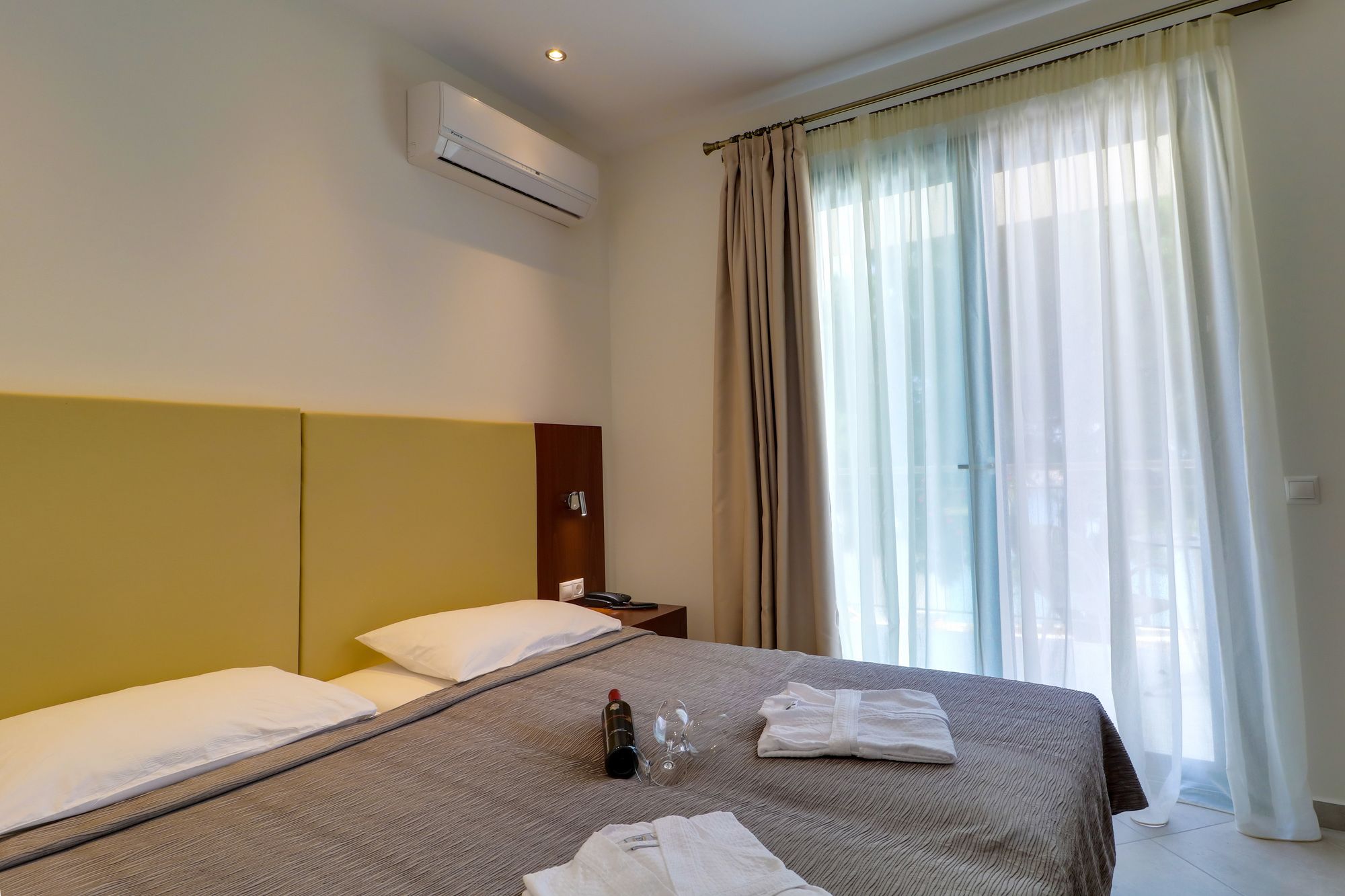 Tosca Beach Hotel