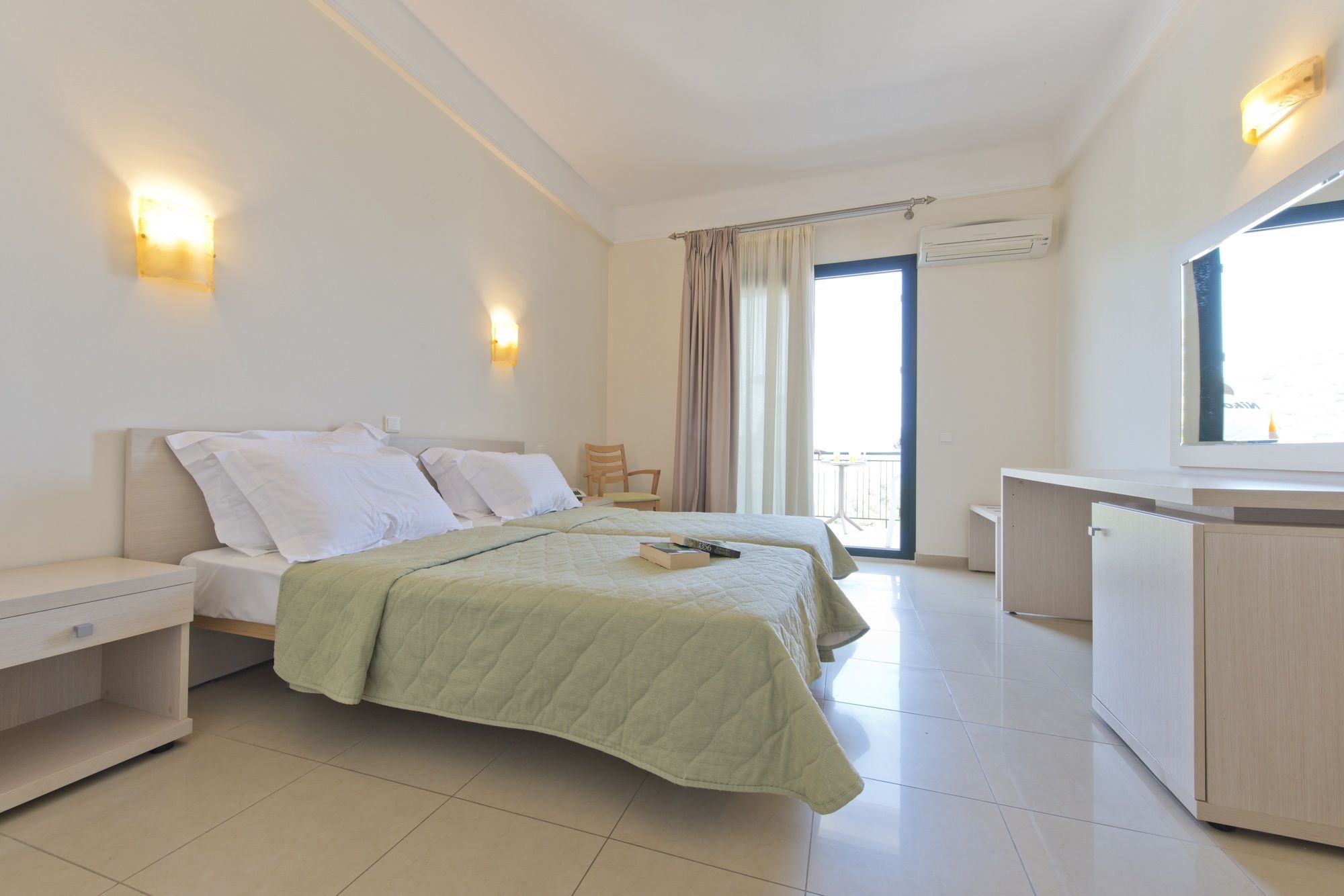 Tosca Beach Hotel