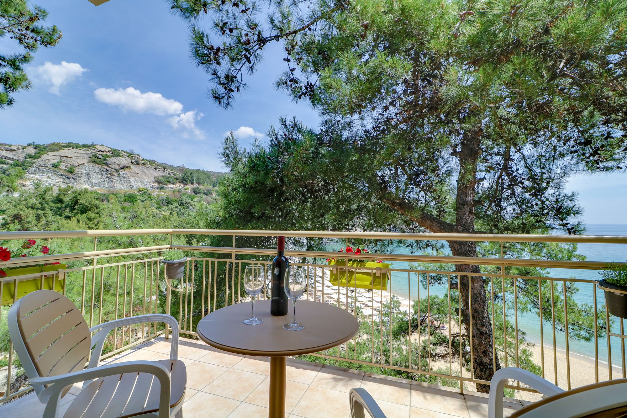 Tosca Beach Hotel