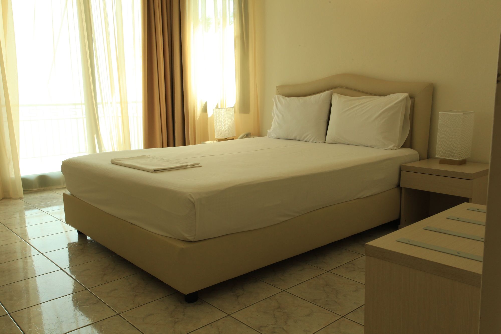 Tosca Beach Hotel