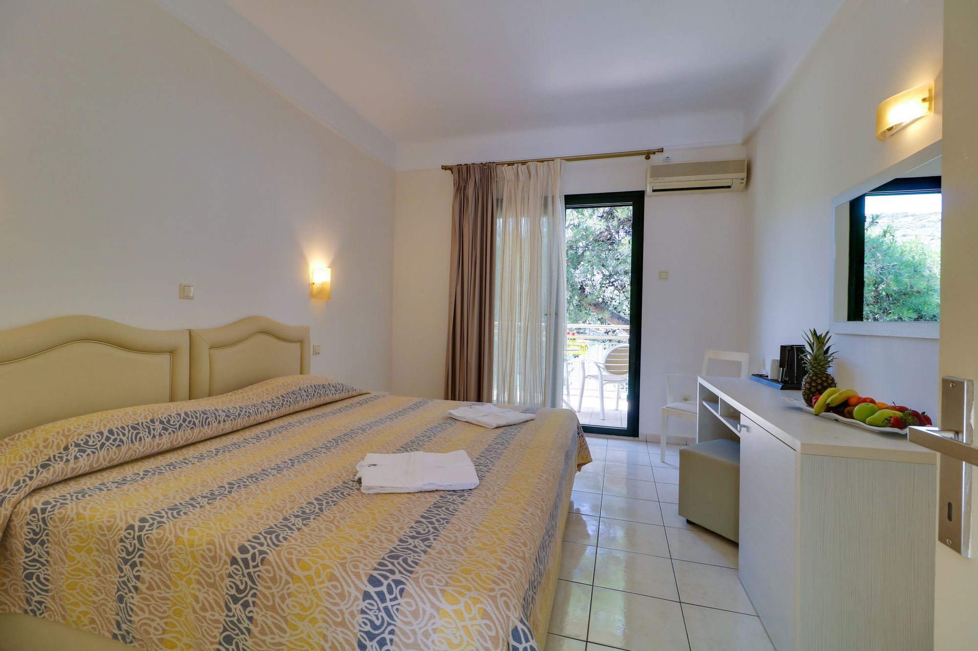 Tosca Beach Hotel