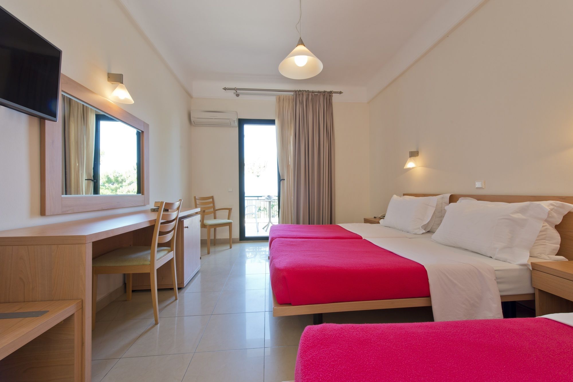 Tosca Beach Hotel