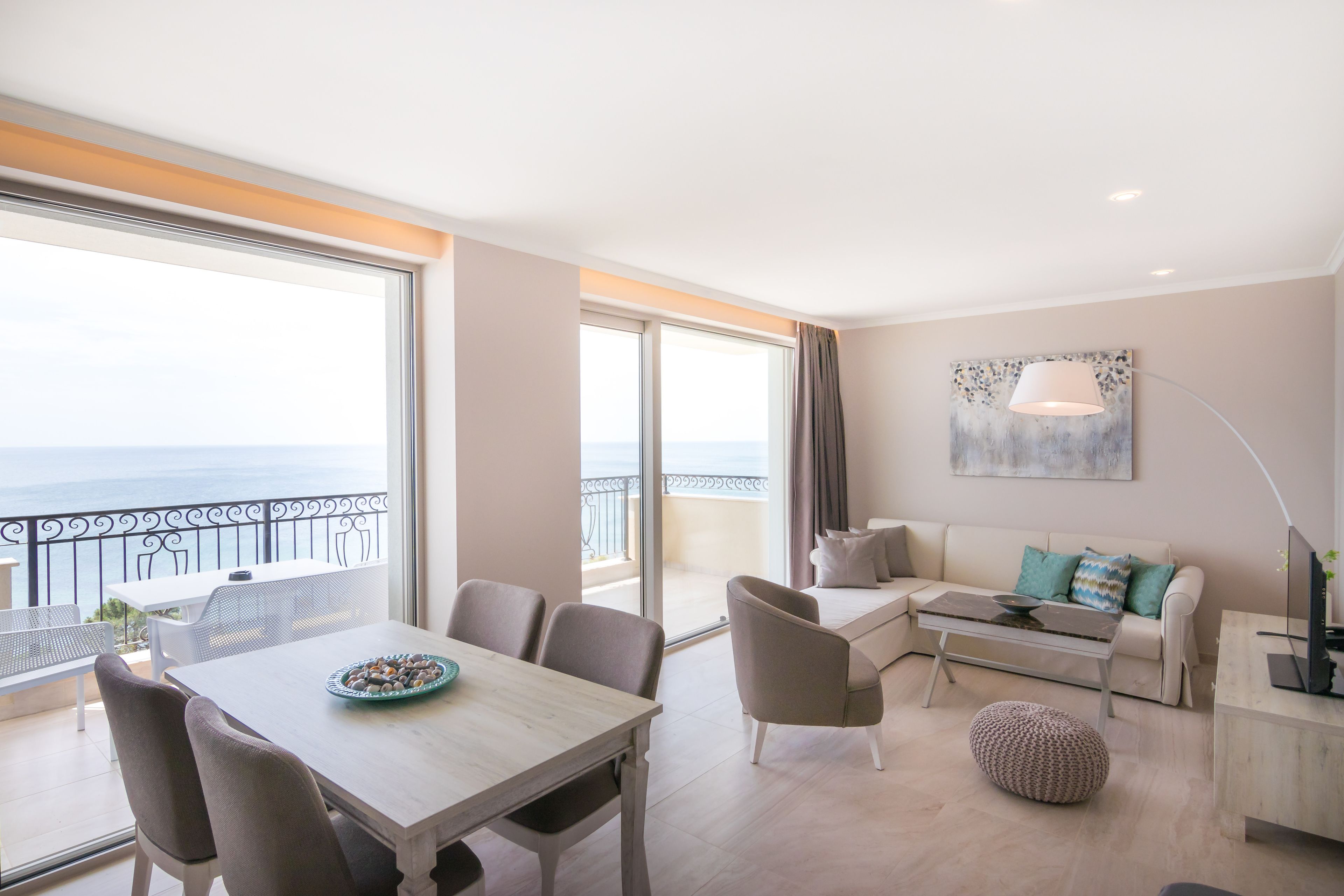 King Maron Wellness Beach Hotel