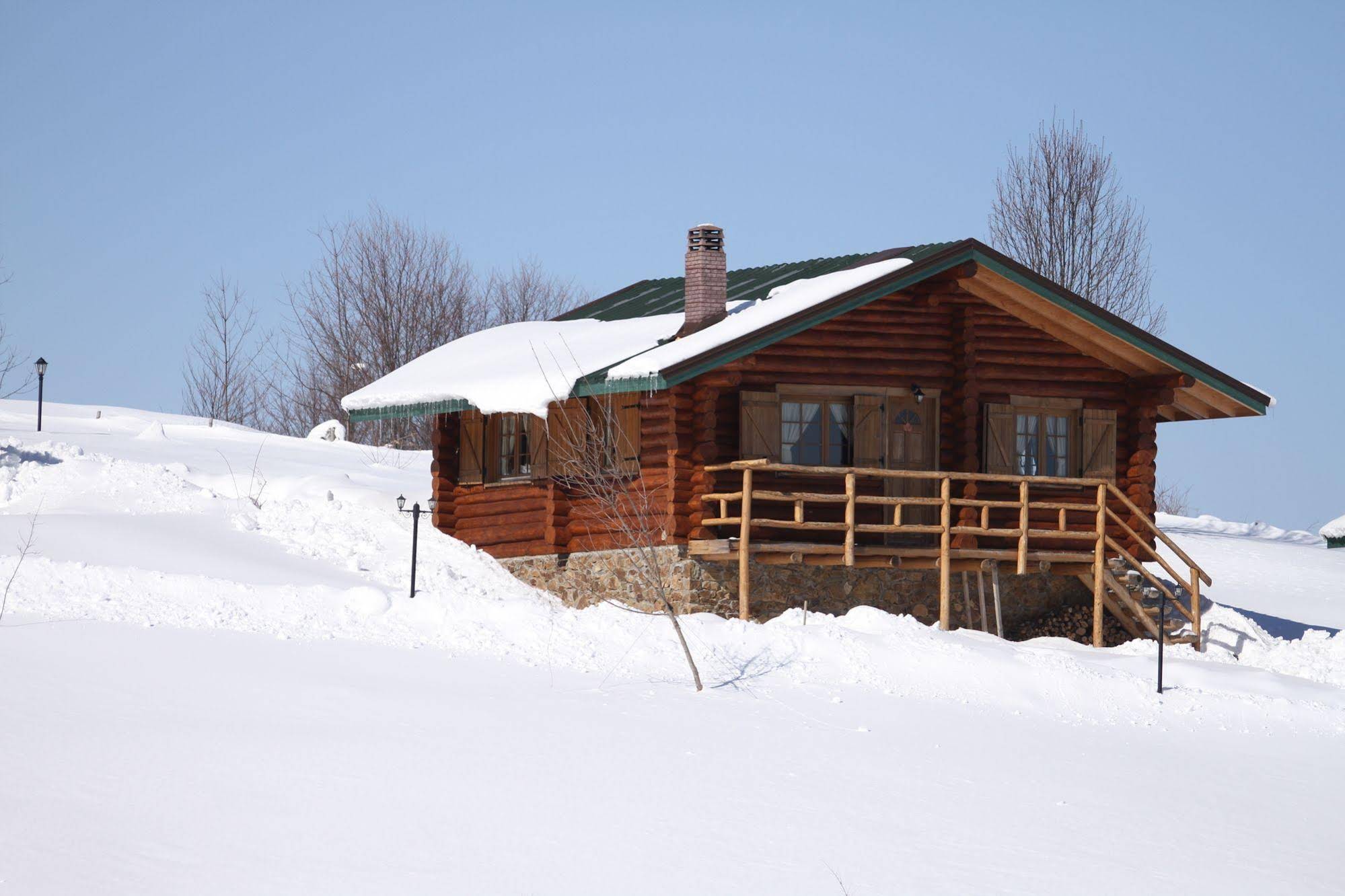 Sfendamos Wood Village