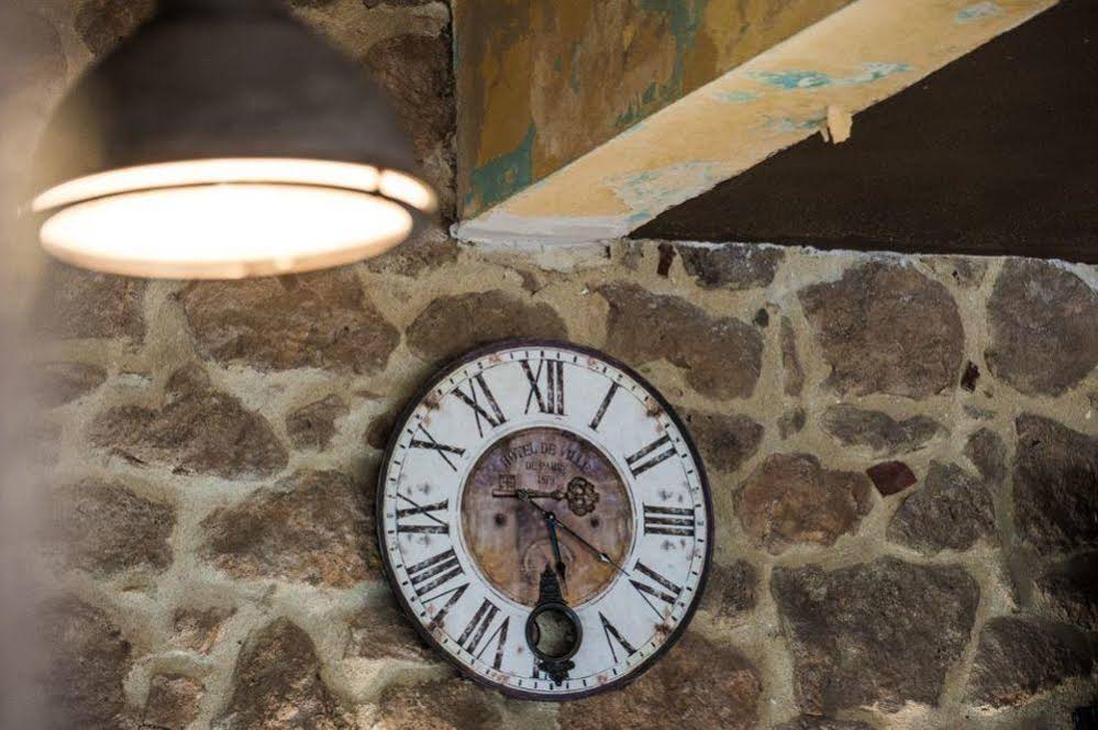 Polys Guest House