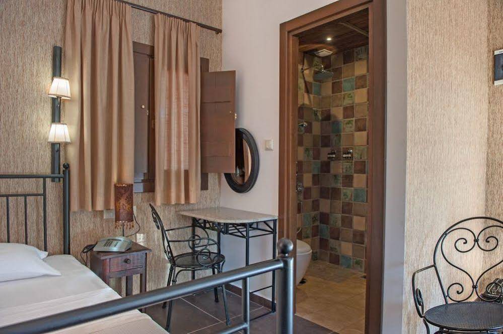 Polys Guest House