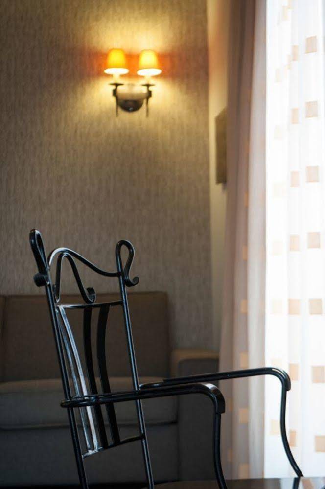 Polys Guest House