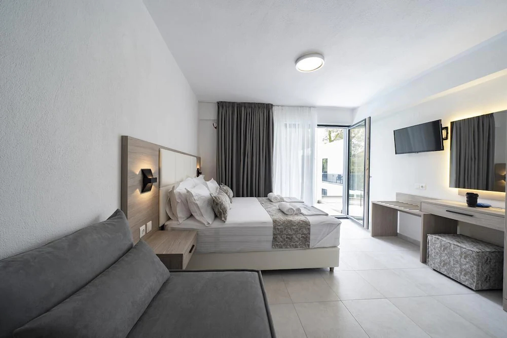 Avaton Luxury Resort