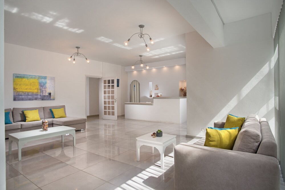 Milos Hotel