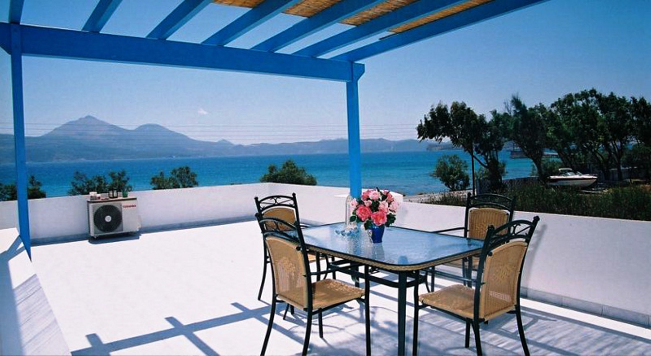 Moustakas Beach Hotel