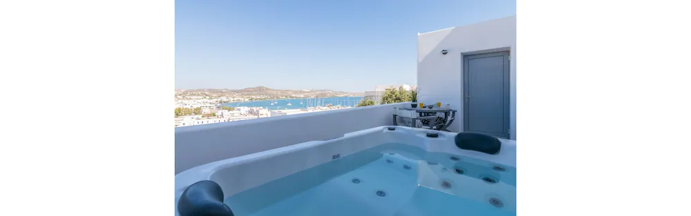 Uncle's Luxury Adamas Suites