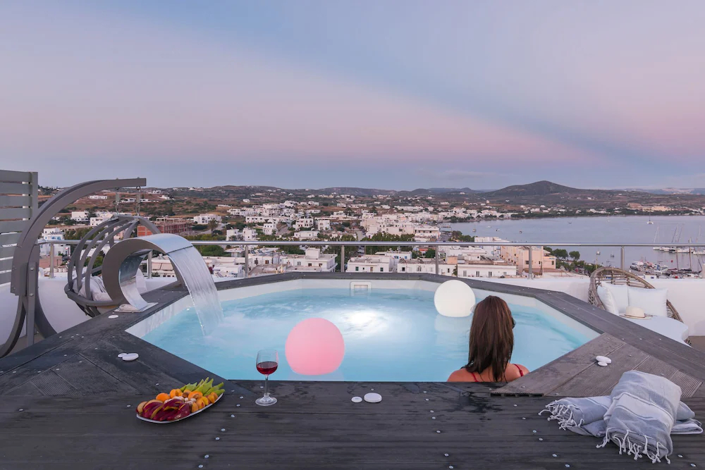 Uncle's Luxury Adamas Suites