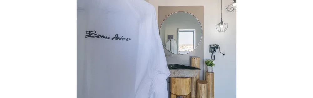 Uncle's Luxury Adamas Suites