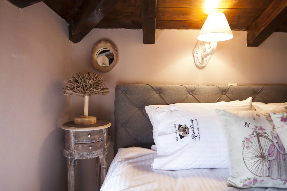 Rock Dandy Deluxe Chalet