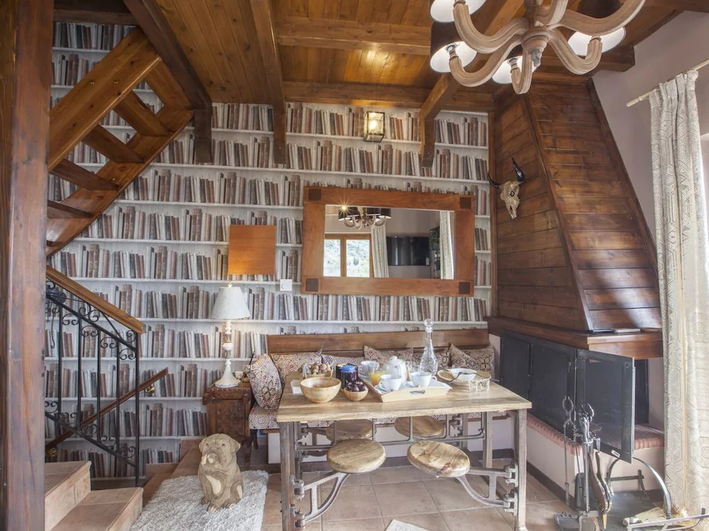 Rock Dandy Deluxe Chalet