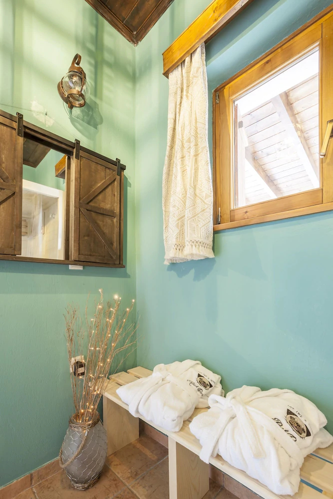 Rock Dandy Deluxe Chalet