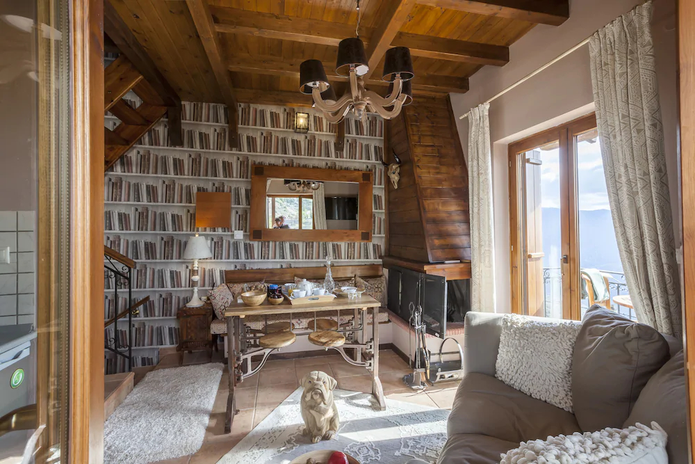 Rock Dandy Deluxe Chalet