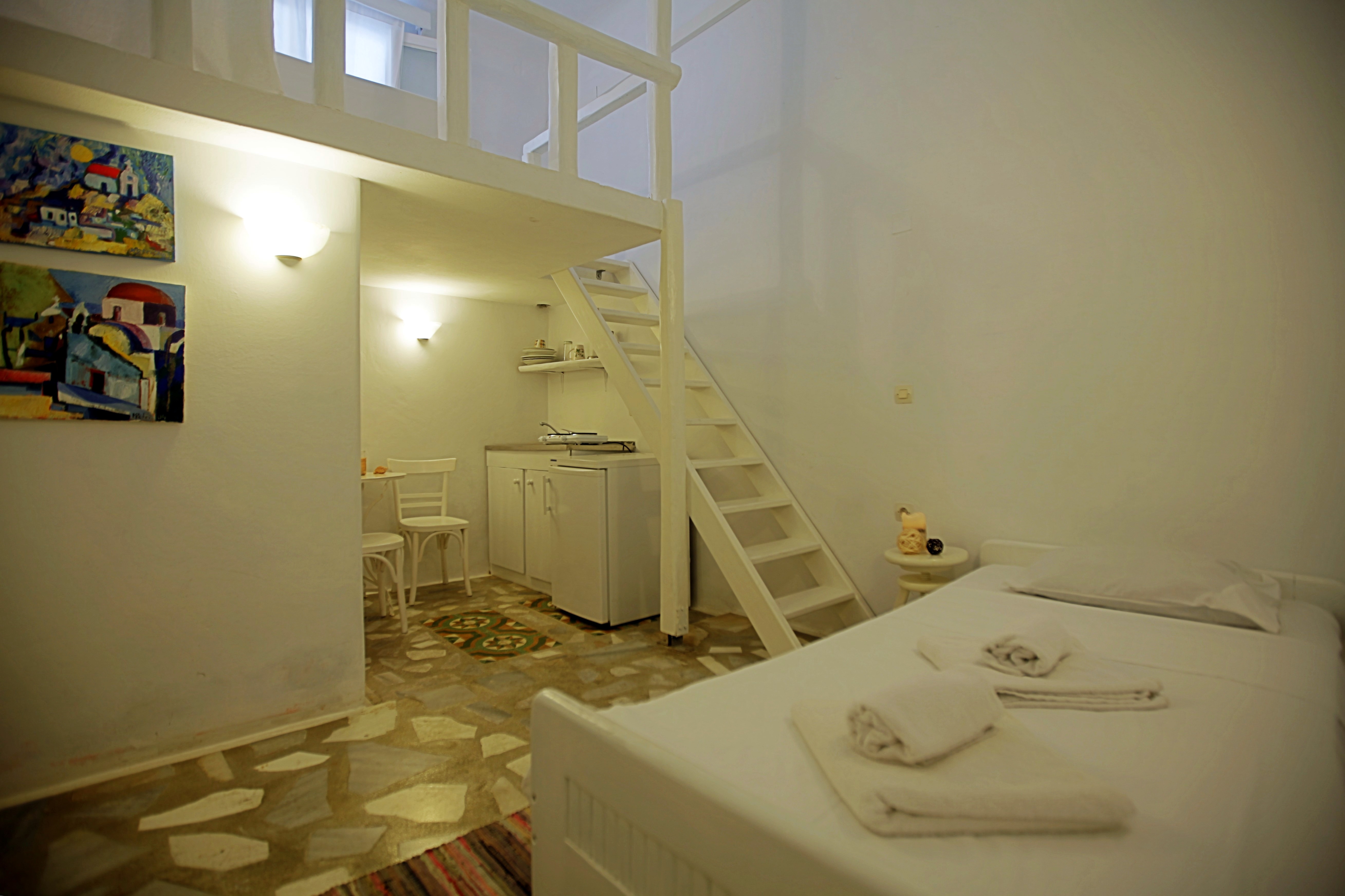 Voula Apartments & Rooms