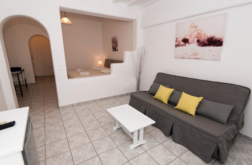 Mykonos Lolita, A Grecotel Resort to Live